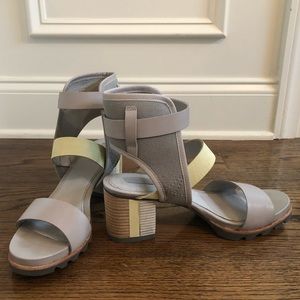 Sorel size 9 sandals